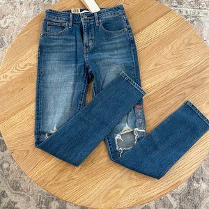 Levis High Rise Distressed Skinny